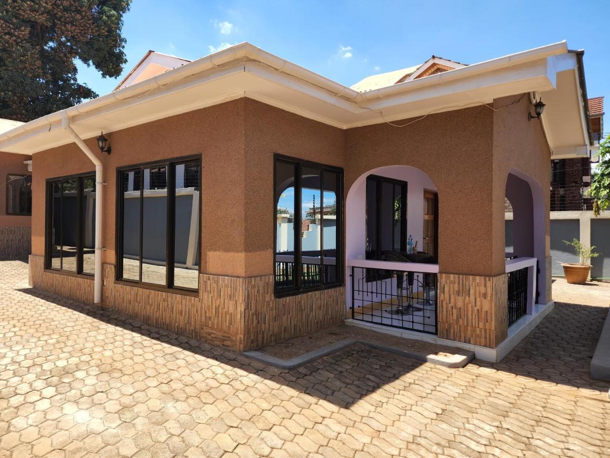 Abby'S Homestay Moshi Exterior foto